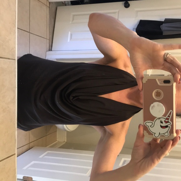 Backless top halter top - Picture 2 of 4